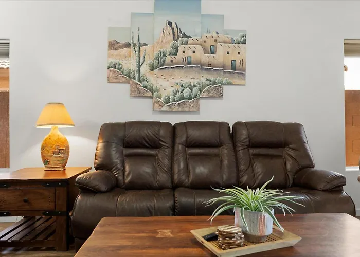 Arizona Desert Oasis W Heated Pool Holiday home *