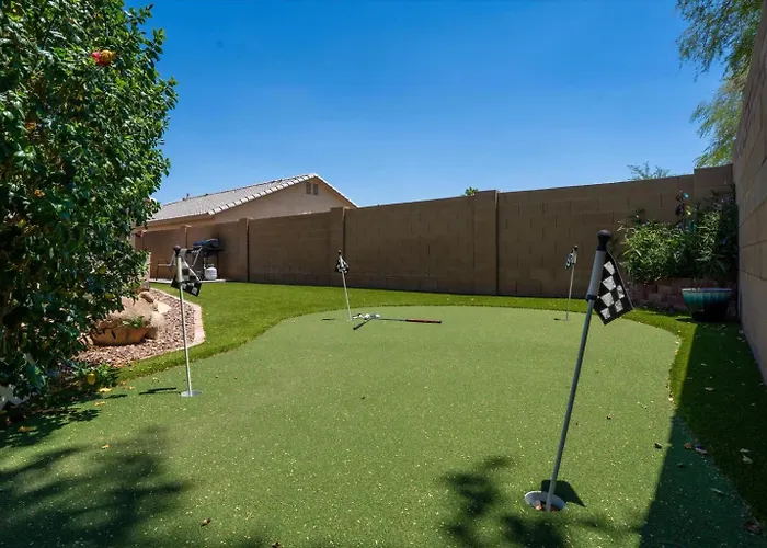 Arizona Desert Oasis W Heated Pool Holiday home *